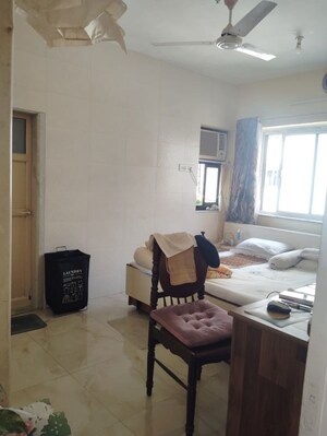 Living Room in 2 BHK Apartment at Vaikunth Apartment Bandra, Bandra West – for Rent