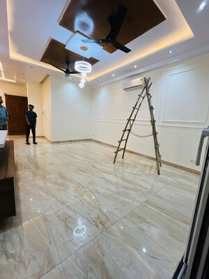 Staircase in 4 BHK Builder Floor at Sector 46 – for Rent