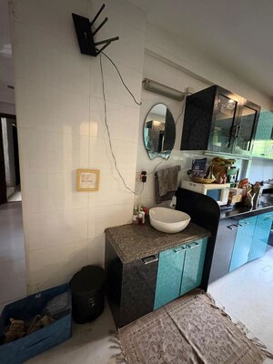 Team Area in 2 BHK Apartment at Milton Apartment, Juhu – for Sale