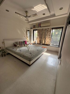 Room in 2 BHK Apartment at Milton Apartment, Juhu – for Sale