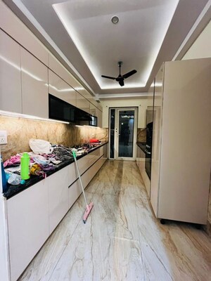 Kitchen in 4 BHK Builder Floor at Sector 31 – for Rent