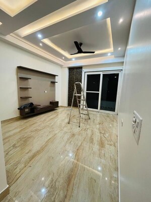 Room in 4 BHK Builder Floor at Sector 31 – for Rent