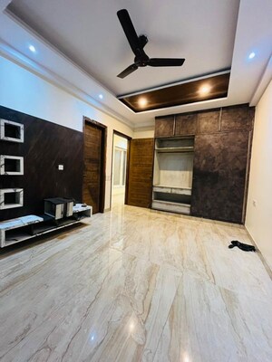 Kitchen in 4 BHK Builder Floor at Sector 32 – for Rent