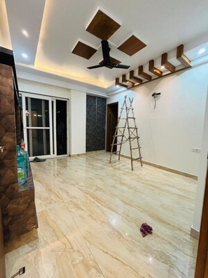 Room in 4 BHK Builder Floor at Sector 32 – for Rent
