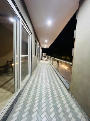 Staircase in 4 BHK Builder Floor at Sector 30 – for Rent