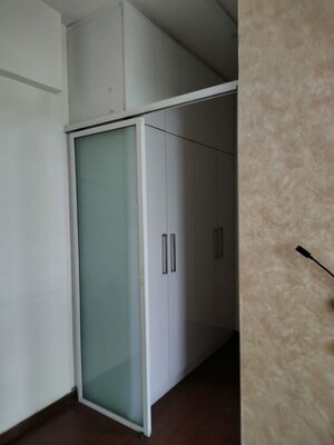 Room in 3 BHK Apartment at Microtek Greenburg, Sector 86 – for Sale