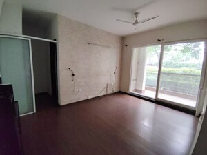 Room in 3 BHK Apartment at Microtek Greenburg, Sector 86 – for Sale
