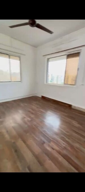 Room in 2 BHK Apartment at Magnum Tower CHS, Andheri West – for Rent