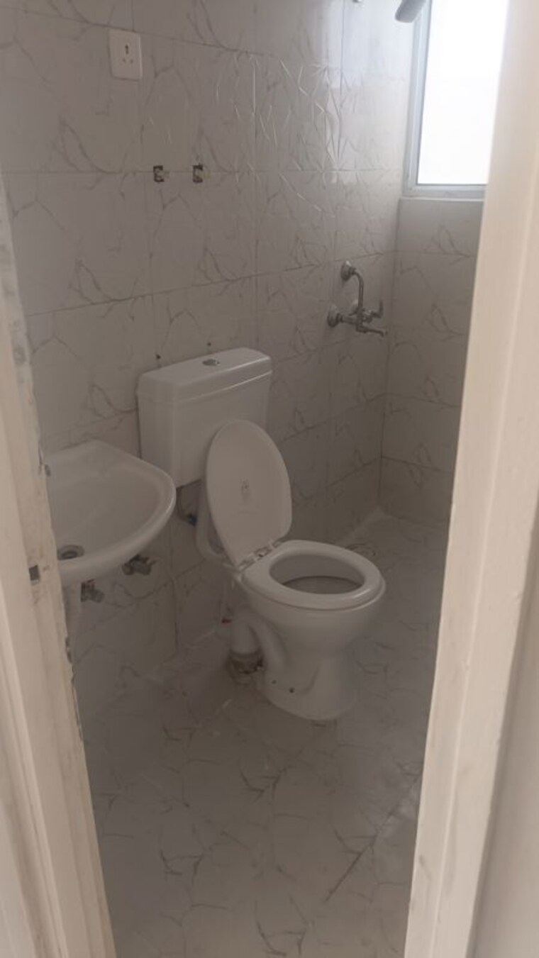 Bathroom, signature-global-the-roselia 2 Bedroom 600 Sq.Ft. Apartment In Sector 95a Gurgaon 10598400