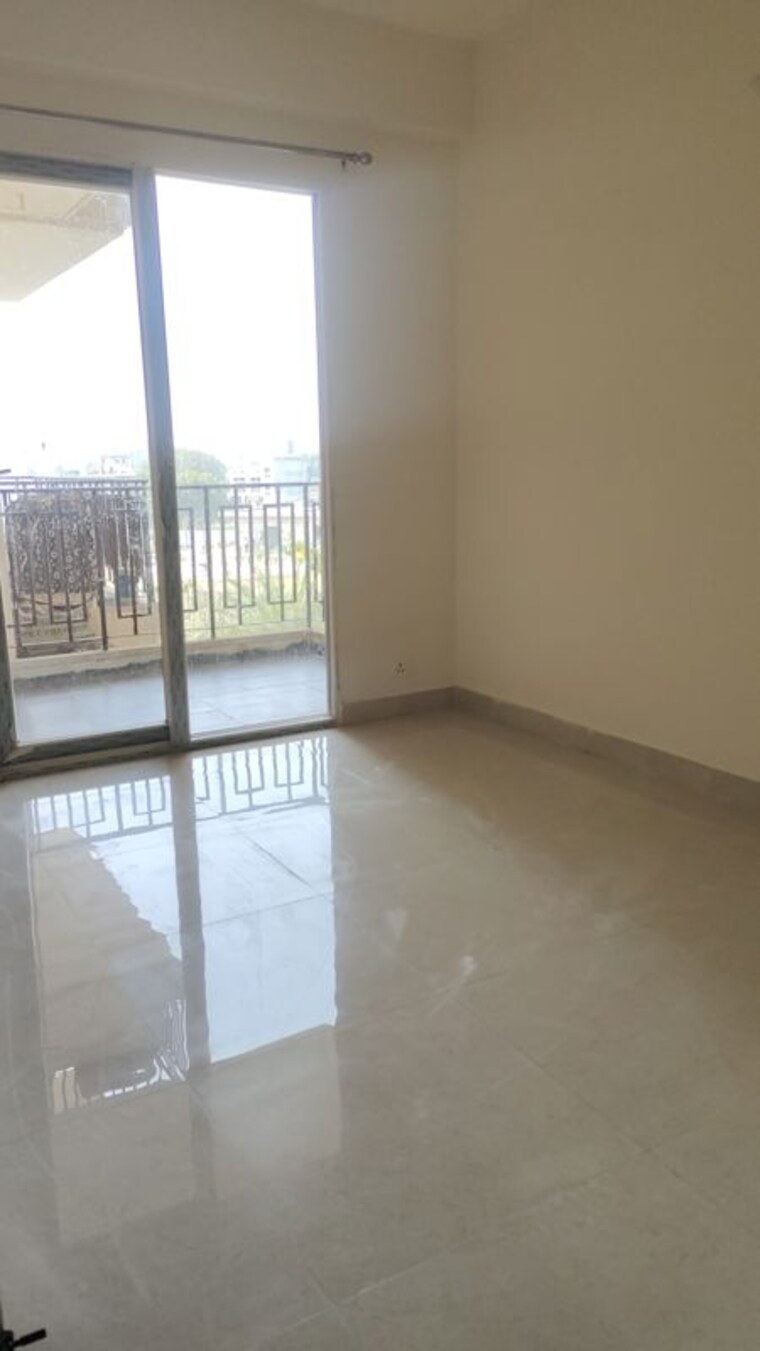 Room, signature-global-the-roselia 2 Bedroom 600 Sq.Ft. Apartment In Sector 95a Gurgaon 10598400