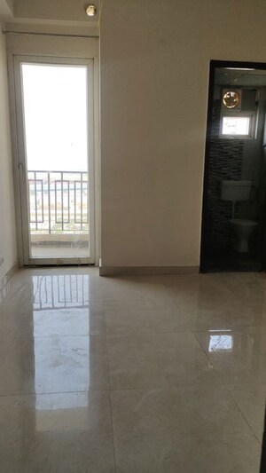Room in 2 BHK Apartment at Signature Global The Roselia, Sector 95a – for Sale