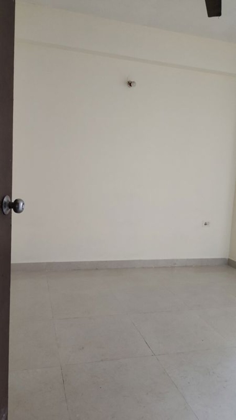 Room, signature-global-the-roselia 2 Bedroom 569 Sq.Ft. Apartment In Sector 95a Gurgaon 10598408