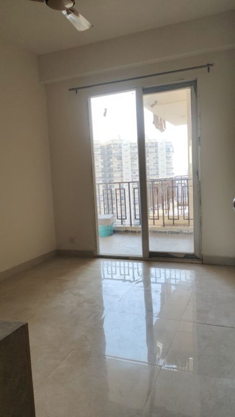 Room, signature-global-the-roselia 2 Bedroom 569 Sq.Ft. Apartment In Sector 95a Gurgaon 10598408