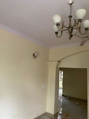 Furnished Amenities in 3 BHK Builder Floor at Sector 52 – for Rent