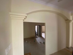 Room in 3 BHK Builder Floor at Sector 52 – for Rent
