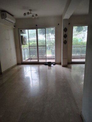 Room in 3 BHK Apartment at Microtek Greenburg, Sector 86 – for Sale