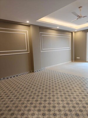 Bedroom in 3 BHK Builder Floor at Sector 23 – for Rent
