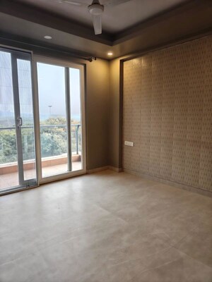 Room in 3 BHK Builder Floor at Sector 23 – for Rent