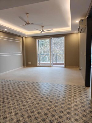 Bedroom in 3 BHK Builder Floor at Sector 23 – for Rent