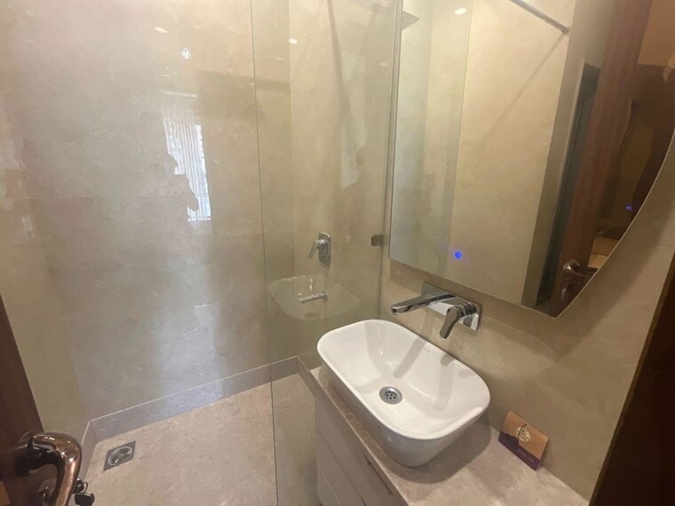 Bathroom, sector 23 3 Bedroom 1500 Sq.Ft. Builder Floor In Sector 23 Gurgaon 10598467