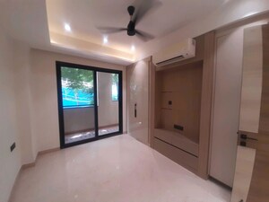 Room in 3 BHK Builder Floor at Sector 21 – for Rent