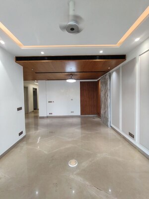 Kitchen in 3 BHK Builder Floor at Sector 21 – for Rent