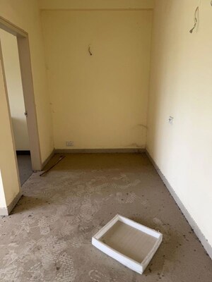 Room in 3 BHK Apartment at Sector 107 – for Sale