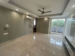 Room in 3 BHK Builder Floor at Sector 22 – for Rent