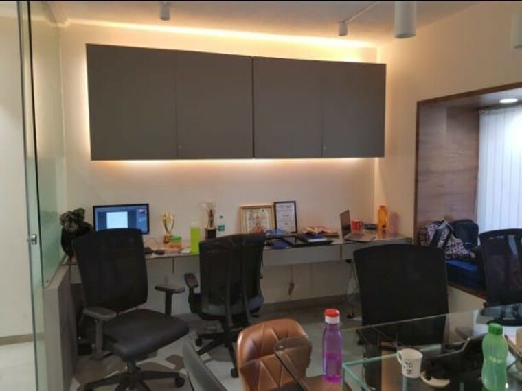 Team Area, santacruz west Commercial Office Space 425 Sq.Ft. In Santacruz West Mumbai 10598510