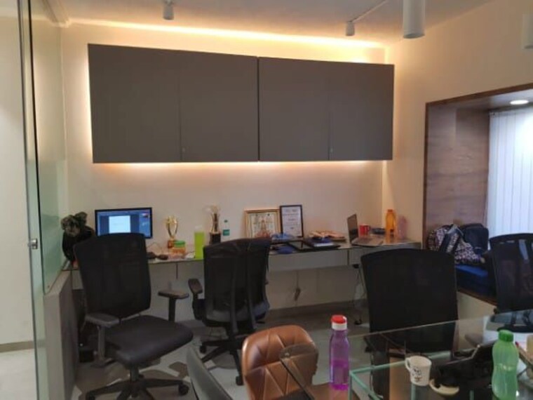Team Area, santacruz west Commercial Office Space 425 Sq.Ft. In Santacruz West Mumbai 10598510