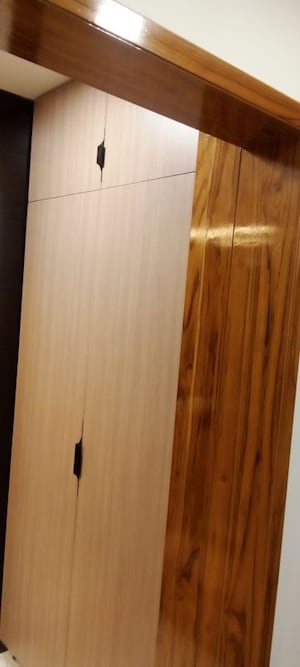 Furnished Amenities in 4 BHK Apartment at Parker White Lily, Sector 8 – for Sale