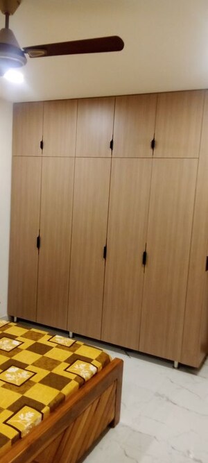 Furnished Amenities in 4 BHK Apartment at Parker White Lily, Sector 8 – for Sale