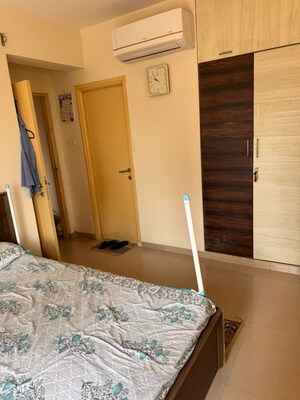 Bedroom in 1 BHK Apartment at Kalpataru Hills, Manpada – for Rent