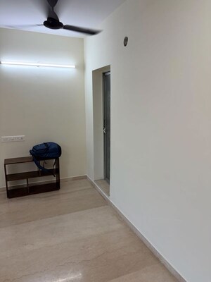 Room in 3 BHK Apartment at Kalpataru Hills Phase II, Manpada – for Rent