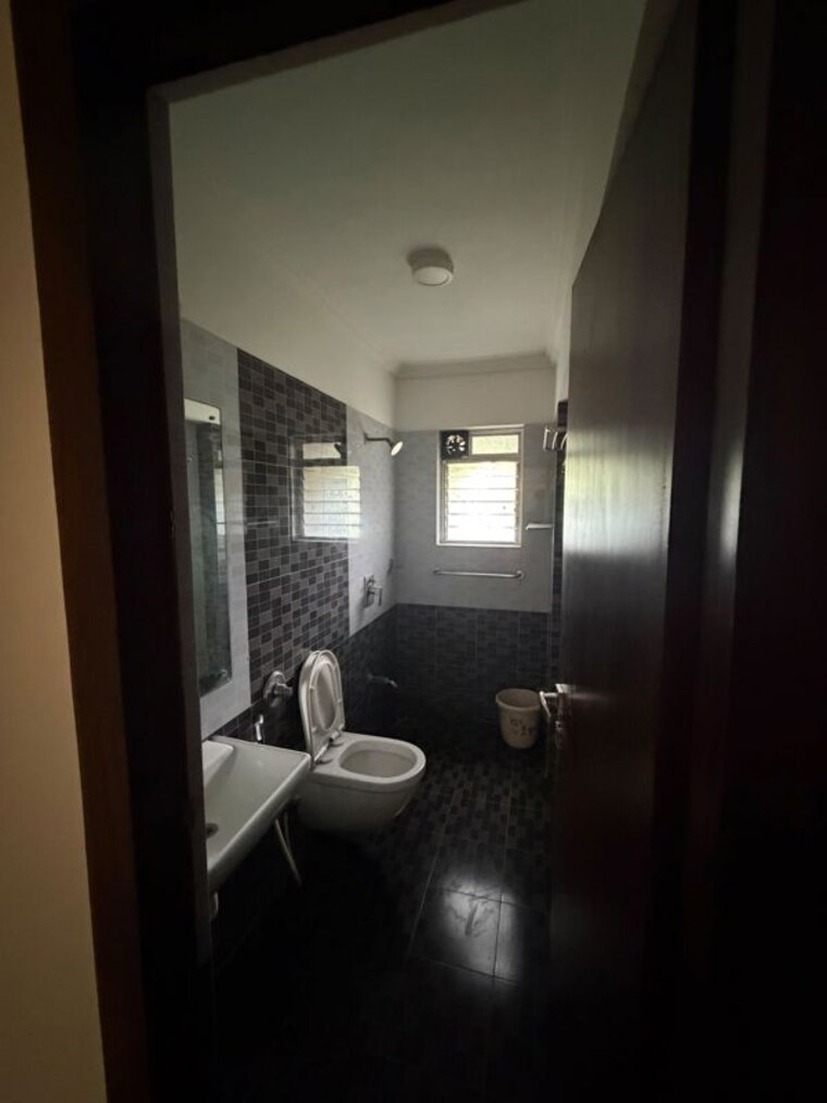 Bathroom, andheri west 2 Bedroom 830 Sq.Ft. Apartment In Andheri West Mumbai 10598604