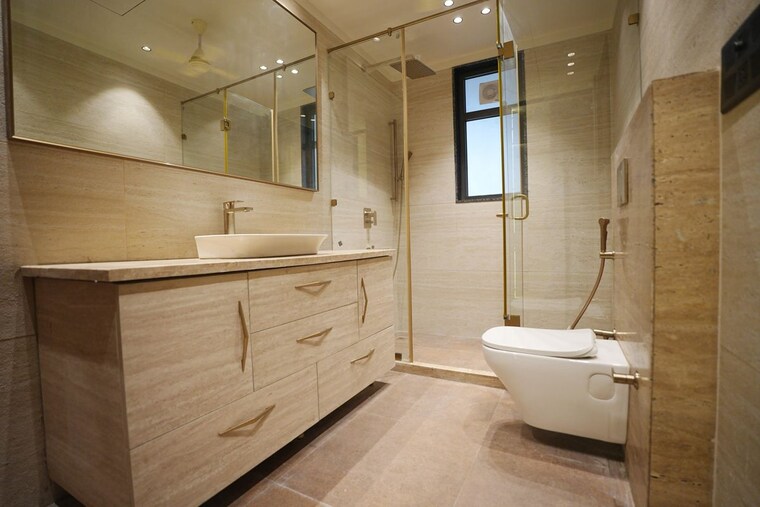 Bathroom, sector 22 4 Bedroom 2500 Sq.Ft. Builder Floor In Sector 22 Gurgaon 10598621