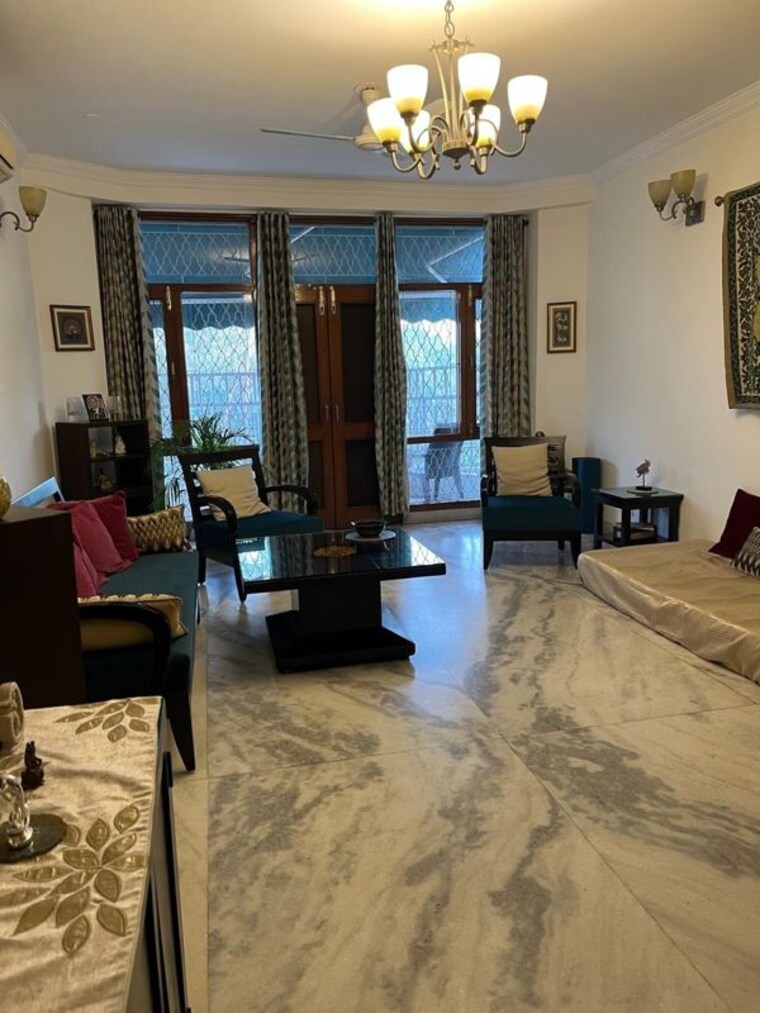 Living Room, sarvodaya enclave 3 Bedroom 236 Sq.Yd. Builder Floor In Sarvodaya Enclave Delhi 10598625