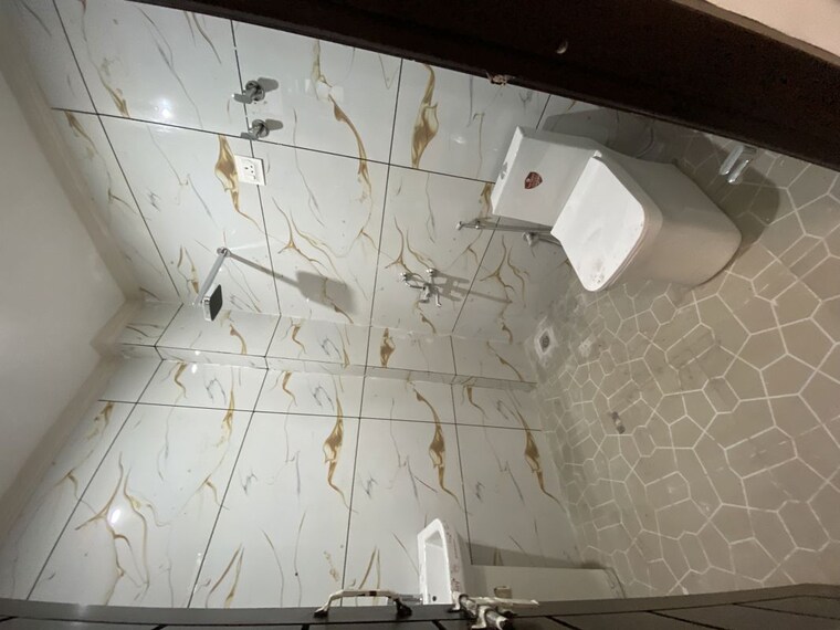 Bathroom, palm-residency-chhatarpur 1 Bedroom 550 Sq.Ft. Builder Floor In Chattarpur Delhi 10598618