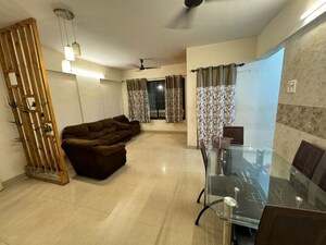 2 BHK Apartment For Rent in Swastik Regalia, Waghbil
