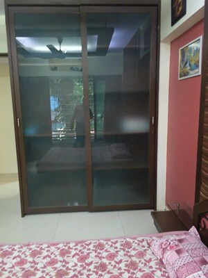 Furnished Amenities in 2 BHK Apartment at Arkade Bhoomi Heights, Kandivali West – for Rent