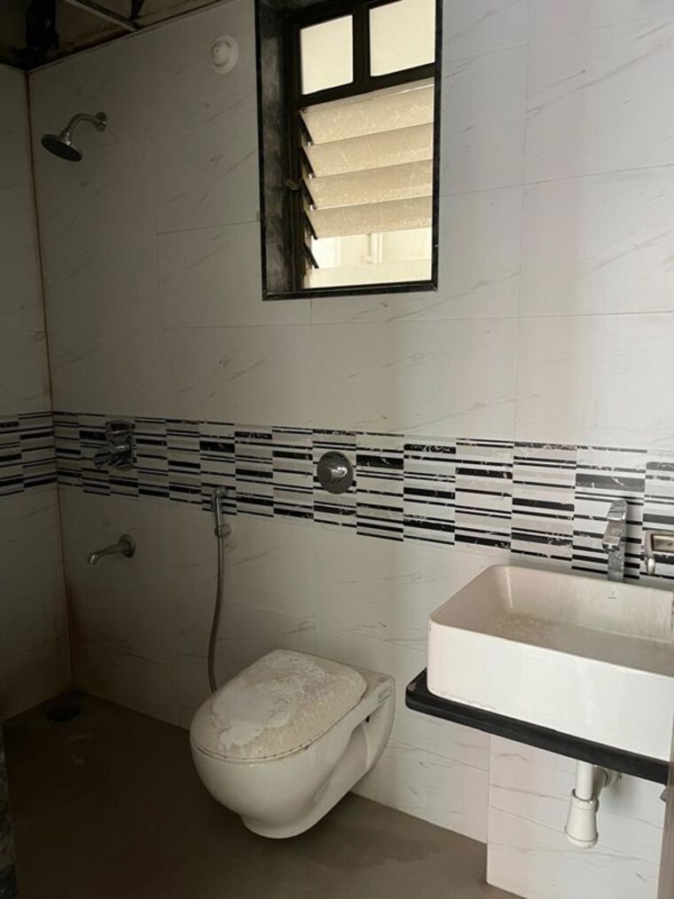 Bathroom, kohinoor-sapphire-3 2 Bedroom 794 Sq.Ft. Apartment In Tathawade Pune 10598660