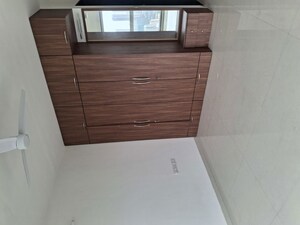Room in 3 BHK Apartment at Runwal Nirvana, Parel – for Rent