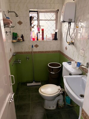 Team Area in 3 BHK Apartment at Sector 47 – for Rent