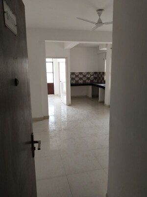 Room in 2 BHK Apartment at GLS Avenue 81, Sector 81 – for Rent