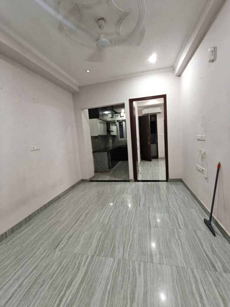 Room, residency-grand 2 Bedroom 163 Sq.Yd. Builder Floor In Sector 52 Gurgaon 10598725