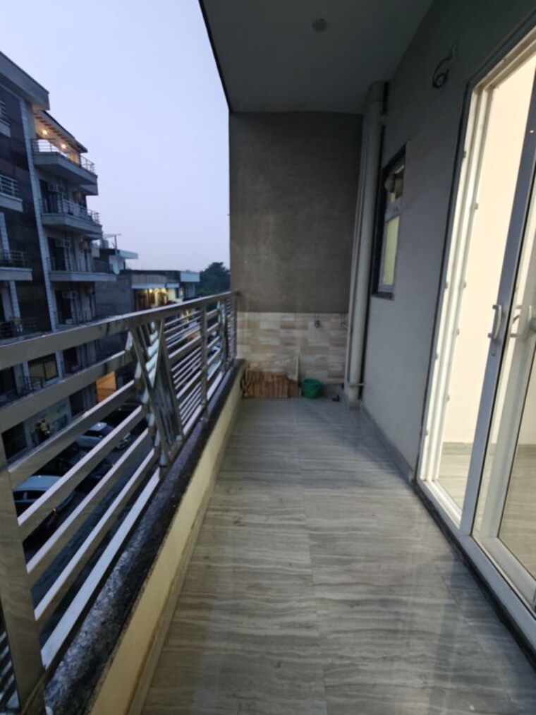 Balcony, residency-grand 2 Bedroom 163 Sq.Yd. Builder Floor In Sector 52 Gurgaon 10598725