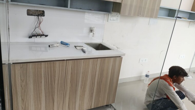 Team Area, omaxe-sun Commercial Office Space 577 Sq.Ft. In Sector 79 Faridabad 10598741