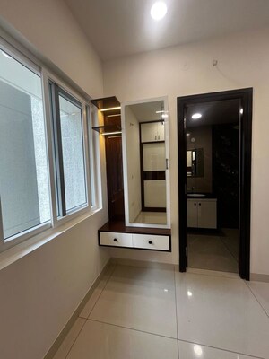 Room in 2 BHK Apartment at Aparna Zenon, Puppalaguda – for Rent