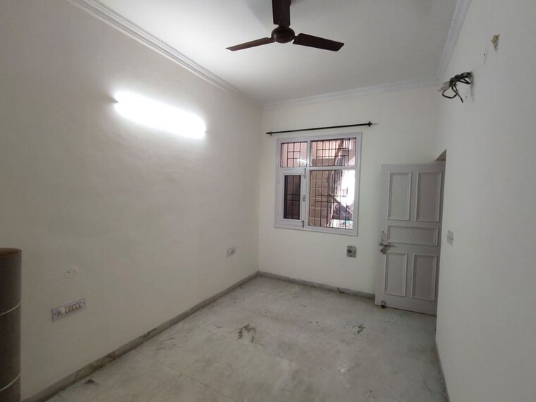 Room, sector 37 2 Bedroom 400 Sq.Yd. Builder Floor In Sector 37 Chandigarh 10598749