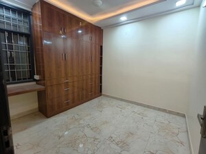 Room in 2 BHK Builder Floor at Mayur Vihar 1 – for Rent